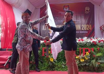 KPU Buru Terima Bendera Kirab Pemilu 2024