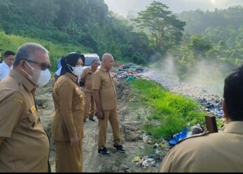 Bupati Safitri Tinjau TPA Di Kecamatan Namrole