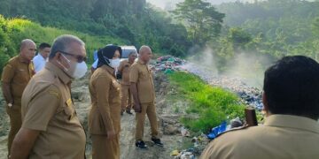 Bupati Safitri Tinjau TPA Di Kecamatan Namrole