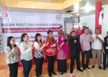 Anggota DPR RI Mercy Bareds Bersama BRIN Gelar Sosialiasi Literasi Digital Di Kecamatan Leksula