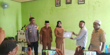 Kementerian LHK Beri Penghargaan Proklim Kepada Pemdes Masnana di Bursel, Maluku