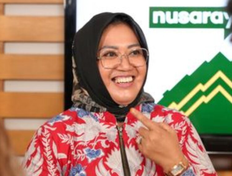 Bupati Bursel Raih Penghargaan Indonesia Global Awards 2024