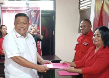 Bertarung Pilwakot Ambon, Sekretaris Kota Ambon Agus Ririmase Ambil Formulir PDIP