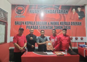 Rebut Rekomendasi, Frits P. Lesnussa Ambil Formulir Di PDIP