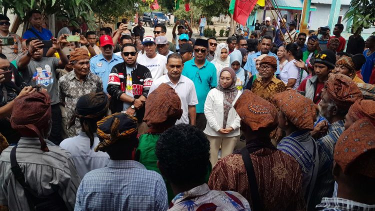Ketua Dan Anggota DPRD Buru Turun Gunung Dalam Kampanye Perdana Aziz-Gadis