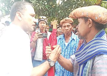 Kampanye Perdana, Aziz-Gadis Disambut Perangkat Adat