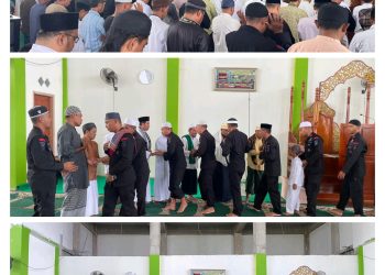 Brimob Namlea Satbrimob Polda Maluku Gelar Shalat Jumat Berjamaah Bersama Masyarakat