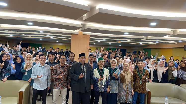 HMI FIS UINSU Gelar Seminar Pemanfaatan AI pada Kepenulisan dan Desain Grafis