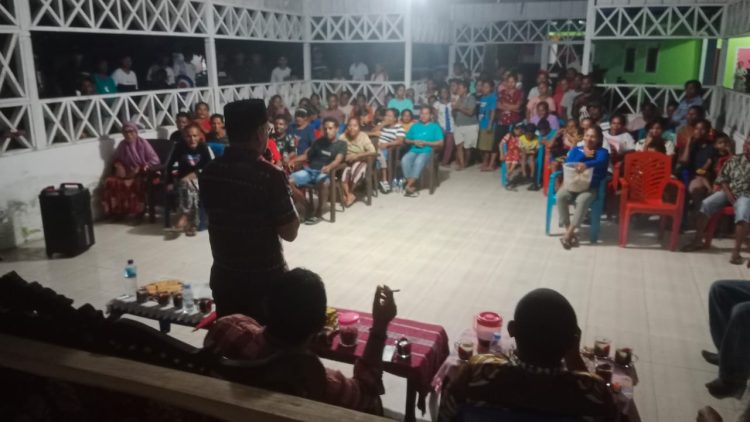 Bapak Aziz, Kalau Sudah Jadi Bupati  Bantu Urus Katong Punya Anak – Anak Dengan BPJS