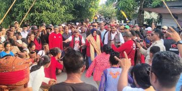 Warga Desa Waenono – Kamanglale Padati Kampanye Pasangan SAH dengan Teriakan Menang