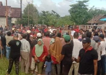 Kampanye di Desa Oki Baru Dan Desa Labuang Figur Safitri – Hempri dinilai Sederhana, Peduli dan Mengayomi Masyarakat