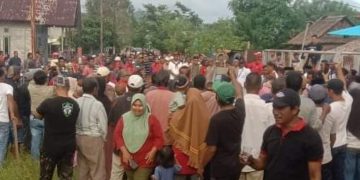 Kampanye di Desa Oki Baru Dan Desa Labuang Figur Safitri – Hempri dinilai Sederhana, Peduli dan Mengayomi Masyarakat