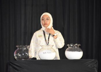 Cawabup Buru, Gadis Umasugi Sampaikan Perbedaan Model Pemimpin Laki-Laki dan Perempuan Dalam Mengatasi Stunting