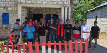 Hempri Beno Lesnussa Silaturahmi Dengan Masyarakat dan Tokoh Adat di Dusun Fatsinan