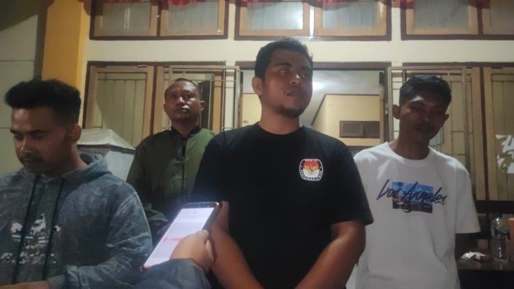 Dicurigai Masuk Angin, Kantor PPK Namlea Dikepung Pendukung AMAMAH