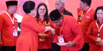 Ketua DPD PDIP Maluku Benhur Watubun Dapat Kado Istimewa dari Megawati Soekarnoputri