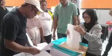KPU Kabupaten Buru Dikecam, Kotak Suara Dibuka Banyak Dokumen Yang Hilang