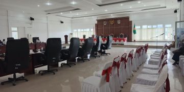 Banyak Kepala OPD Bursel Tak Hadir Rapat Paripurna, DPRD Geram dan Hujani Plt Sekda Hadi Longa Dengan Intrupsi