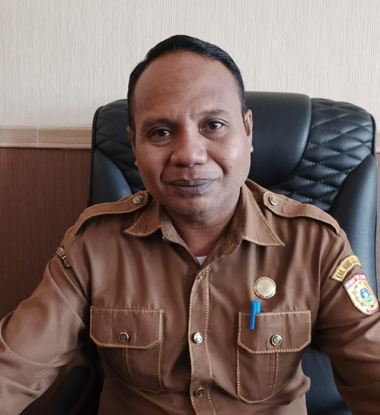 Kadis Pendidkan Bursel, Mumin Tomanussa Minta Siswa Tetap Belajar di Rumah Saat Libur Lebaran