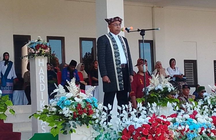 Pemkab Bursel Gelar Upacara Peringati Hardiknas 2025
