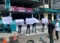 Mahasiswa Bursel Demo PLN Maluku terkait Persoalan listrik di Kecamatan Leksula