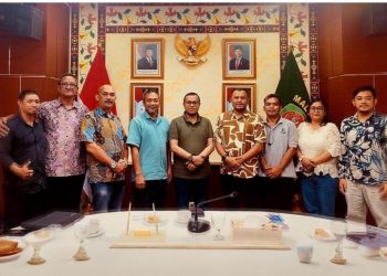 Bupati La Hamidi Menerima Audensi Komunitas Peduli Pembangunan Maluku, Ini Pesannya