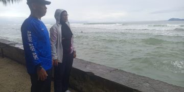 Usai Ikuti Car Free Day, Kapolres Buru Tinjau Kondisi Laut yang Mengganas: Masyarakat Diimbau Waspada