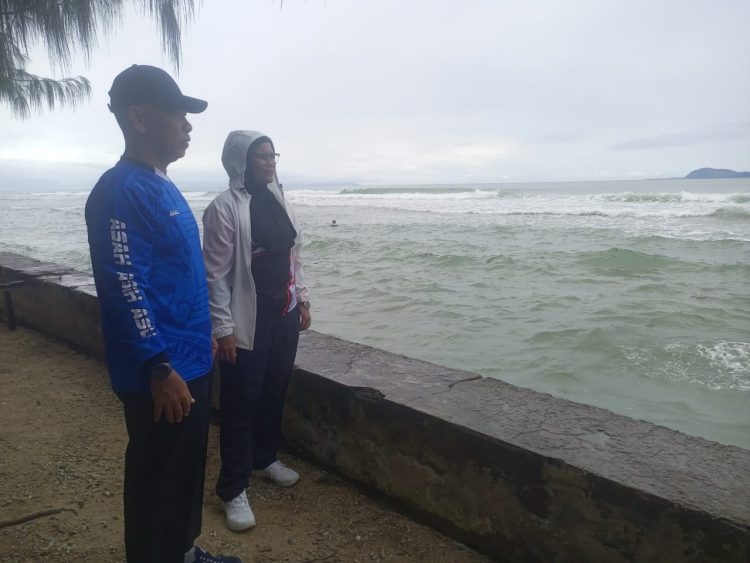 Usai Ikuti Car Free Day, Kapolres Buru Tinjau Kondisi Laut yang Mengganas: Masyarakat Diimbau Waspada