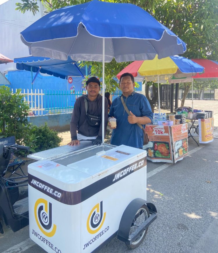 JWCOFFE : Usaha Kopi Gerobak Keluarga Muda Medan yang Terus Berkembang