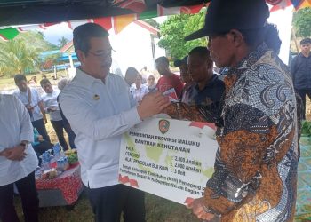 Gubernur Serahkan Bantuan Dan Tanam Kopi Liberika di SBT: Dorong Kopi Lokal Jadi Primadona Ekonomi Baru Maluku