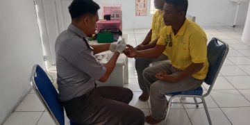 Cegah Penyakit Menular, Warga Binaan Lapas Namlea Dicek Kesehatan