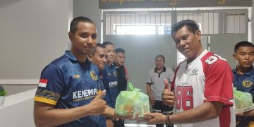 Jaga Fisik Tetap Prima, Lapas Namlea Suplai Vitamin Untuk Seluruh Pegawai