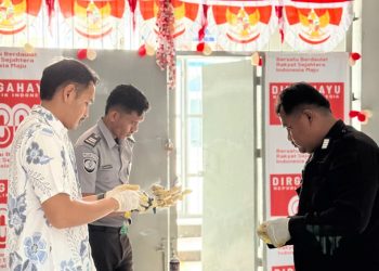Pastikan Penunjang Keamanan Siap Dipakai, Petugas Lapas Namlea Lakukan Perawatan Sarpras
