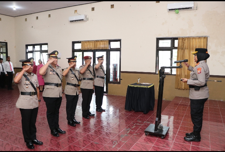 Sertijab Tiga Pejabat Utama di Polres Buru, Iptu Charles Langitan Kapolsek Namlea