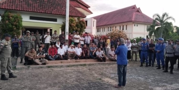 DPRD Buru Akan Panggil Pertamina, Telkom, PLN, Agen Minyak Tanah dan Disperindag