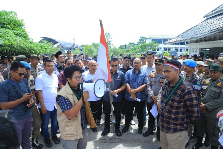 Ketua DPRD Labura Tunjukkan Wajah Demokrasi : Aksi Damai Dijawab dengan Komitmen Nyata