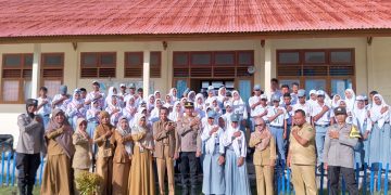 Kapolsek Namlea Masuk Sekolah Tabaos Kamtibmas