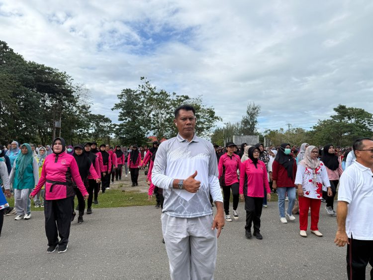 Hadiri Pembukaan Lomba HUT Kabupaten Buru Ke-26, Kalapas Namlea dan Jajaran Ikut Berbaur Dengan Forkopimda