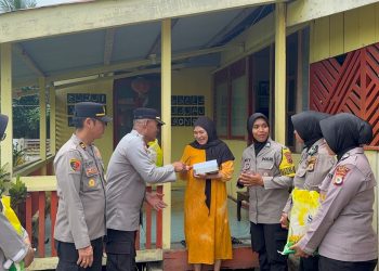 Jumat Berkah, Kapolres Buru Rajin Berbagi ke TPQ