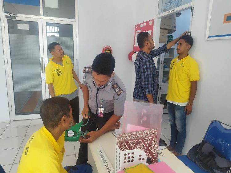 Lapas Namlea dan Puskesmas Sawa Pantau Kesehatan Warga Binaan