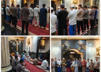 Ikut Makmurkan Mesjid, Polsek Namlea Laksanakan Sholat Subuh Keliling