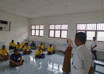Hasil Karya Pengelasan Warga Binaan Lapas Namlea Diapresiasi Kepala BLK Buru