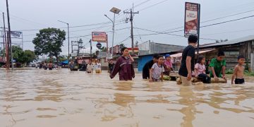 Dampak Banjir, Warga Pematang Tengah Tanjung Pura Lengkap dengan Penderitaan