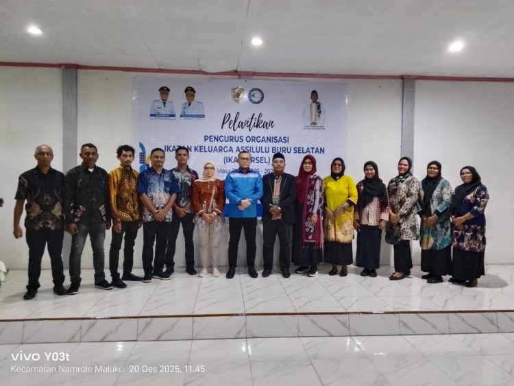 Pengurus Ikatan Keluarga Assilulu Buru Selatan Di Lantik, Ini Harapan Bupati La Hamidi dan Raja Asilulu