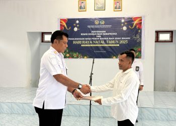 Kado Natal 2025, 10 Warga Binaan Lapas Namlea Dapat Remisi Khusus