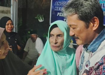 Erwin Tanaya Berangkatkan Ibu Maryam Tunaikan Ibadah Umroh