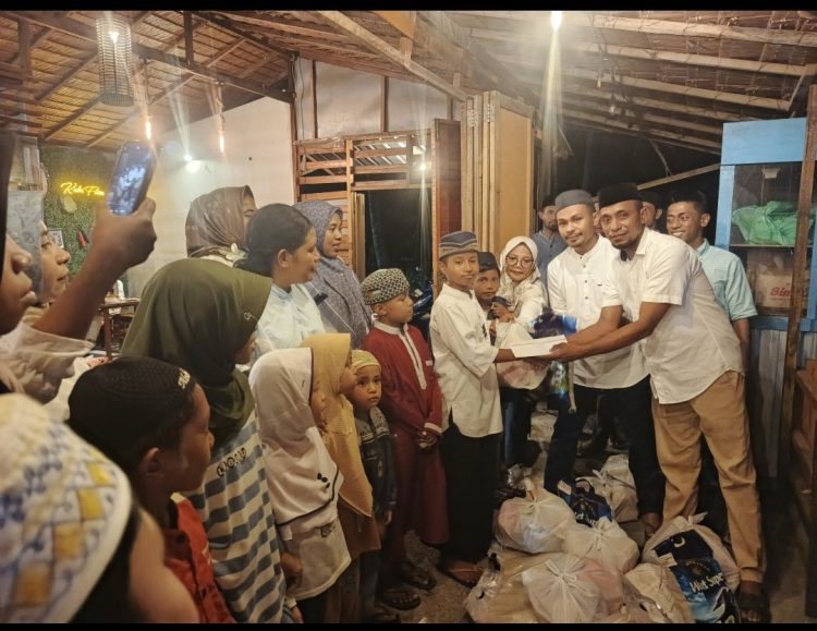 Alumni 06 Bursel Gelar Buka Puasa Bersama, Santuni Puluhan Anak Yatim di Pusat Kota Namrole