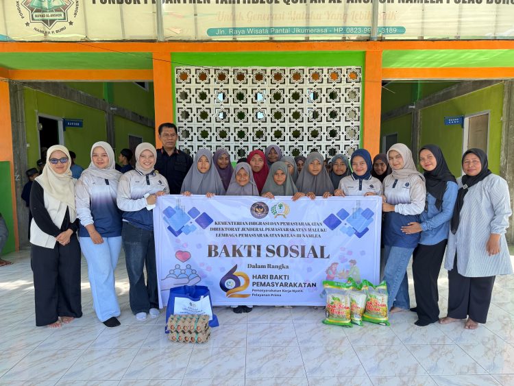 Lapas Namlea Salurkan Bansos ke Warga dan Santri