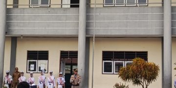 Polisi Masuk Sekolah Tabaos Kamtibmas di SMPN 1 Buru