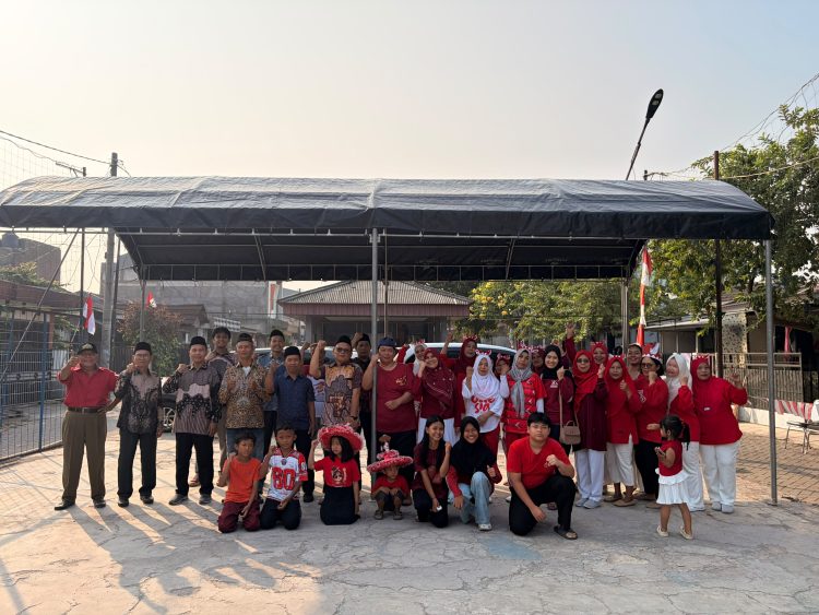 Warga Komplek Duta Asri Cadas Gelar Upacara Bendera,Peringati HUT RI Ke 81